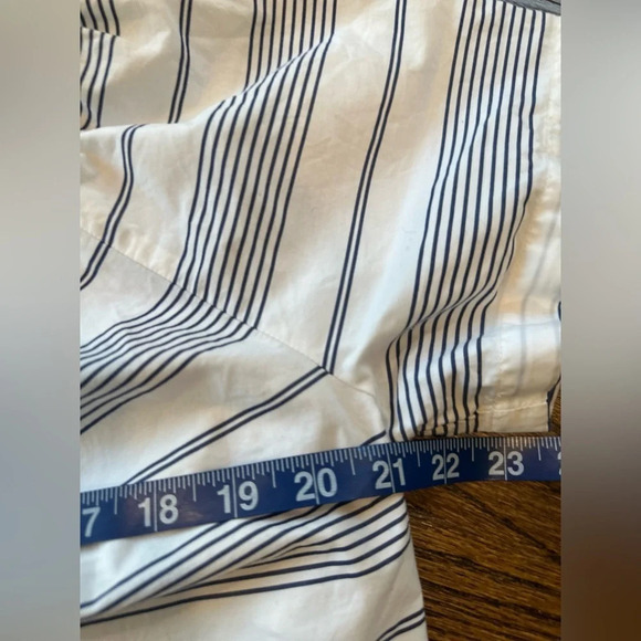 0039 Italy Women Off The Shoulder Top Navy and White Size Large - Picture 5 of 6